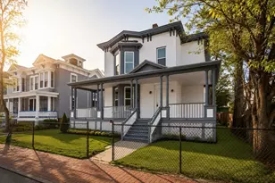 64 Thompson St, Springfield, MA 01109 - Photo 1