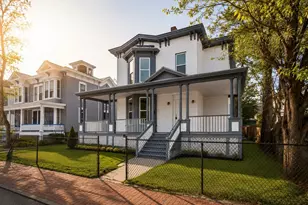 64 Thompson St, Springfield, MA 01109 - Photo 1