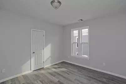 64 Thompson St, Springfield, MA 01109 - Photo 13