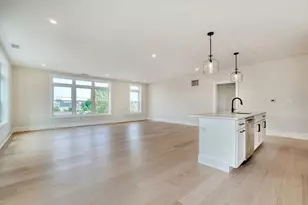 62 Foundry St, Wakefield, MA 01880 - Photo 3