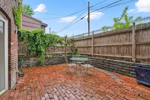 27 Mattoon St, Springfield, MA 01105 - Photo 9