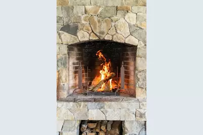 19 Locust Ln, Chilmark, MA 02535 - Photo 19