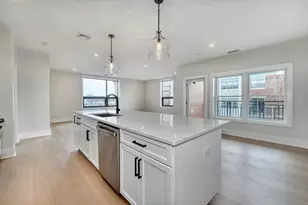 62 Foundry St, Wakefield, MA 01880 - Photo 3