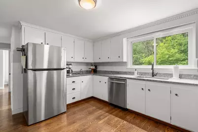 21 Grove St, Shrewsbury, MA 01545 - Photo 11