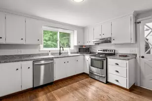 21 Grove St, Shrewsbury, MA 01545 - Photo 9
