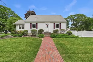 12 S Douglas St, Rockland, MA 02370 - Photo 3
