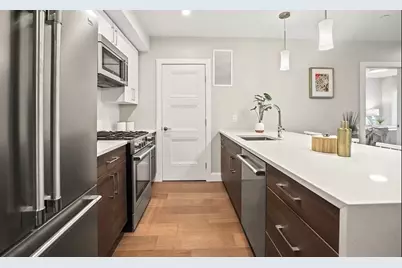 425 Lagrange St #210, Boston, MA 02132 - Photo 5