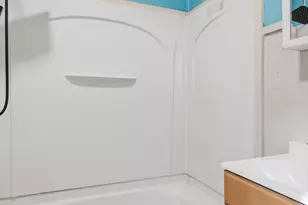 48 Hubbard St, Ludlow, MA 01056 - Photo 9