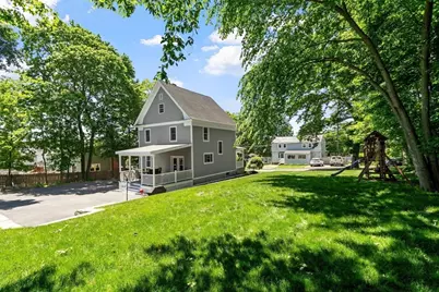 15 Bennett St, Hudson, MA 01749 - Photo 3