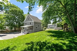 15 Bennett St, Hudson, MA 01749 - Photo 3