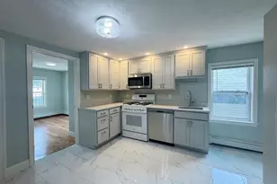 7 Sumner Pl, Boston, MA 02128 - Photo 3