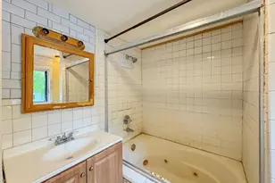 484 S Franklin St, Holbrook, MA 02343 - Photo 9