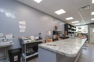 10 Taylor St, Chicopee, MA 01020 - Photo 19