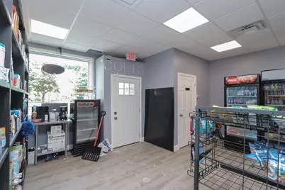 10 Taylor St, Chicopee, MA 01020 - Photo 29