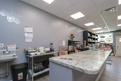 10 Taylor St, Chicopee, MA 01020 - Photo 17