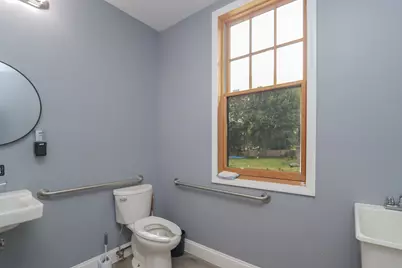 10 Taylor St, Chicopee, MA 01020 - Photo 31