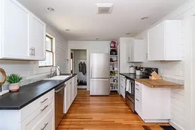 18 Hammond Rd, Natick, MA 01760 - Photo 5