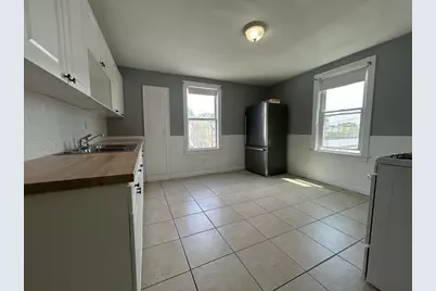 121 Boston #2, Salem, MA 01970 - Photo 3