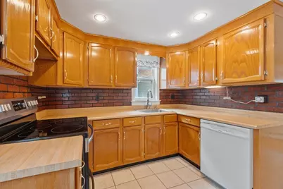 156 Gershom Ave, Lowell, MA 01854 - Photo 3