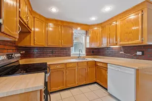 156 Gershom Ave, Lowell, MA 01854 - Photo 3