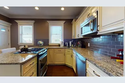 539 E 7th St #3, Boston, MA 02127 - Photo 3