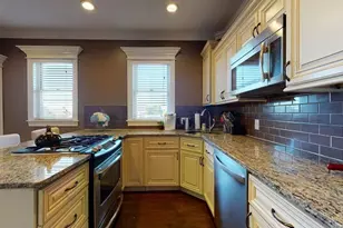 539 E 7th St, Boston, MA 02127 - Photo 3
