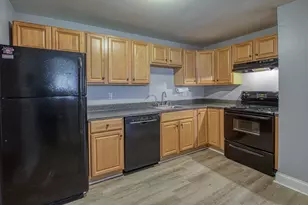 221 Oak St, Brockton, MA 02301 - Photo 9