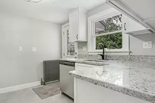 320 Tremont St, Springfield, MA 01104 - Photo 15