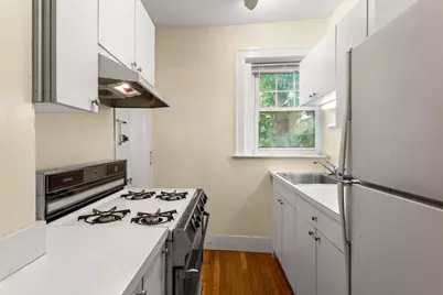590 Washington St #3, Brookline, MA 02446 - Photo 5