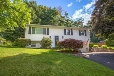 27 Country Club Dr, Westfield, MA 01085 - Photo 3