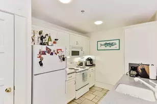 17 Bay State Rd, Boston, MA 02215 - Photo 5