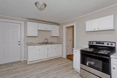 45 Orchard St, Springfield, MA 01107 - Photo 9