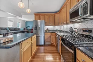 17 B Bonair St, Somerville, MA 02145 - Photo 7