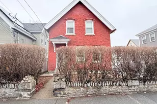 142 Abbott St, Lawrence, MA 01843 - Photo 3