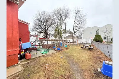 142 Abbott St, Lawrence, MA 01843 - Photo 5