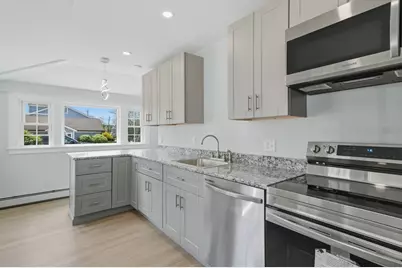 52 Pleasant Street, Woburn, MA 01801 - Photo 15