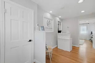 52 Pleasant St, Woburn, MA 01801 - Photo 21