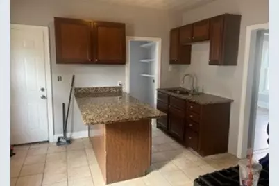 42 Hall St, Springfield, MA 01108 - Photo 3