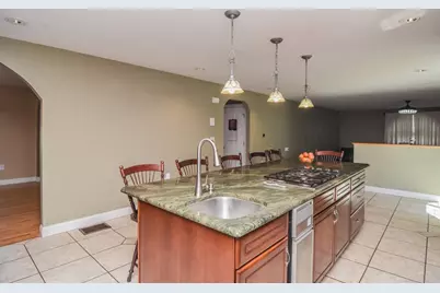 261 Oak St, Methuen, MA 01844 - Photo 9