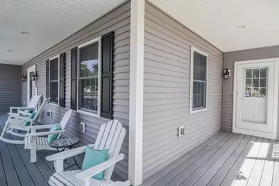 261 Oak St, Methuen, MA 01844 - Photo 3