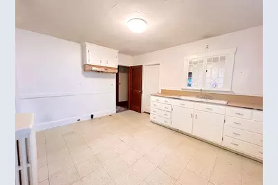 5 Taunton Ave, Boston, MA 02136 - Photo 9
