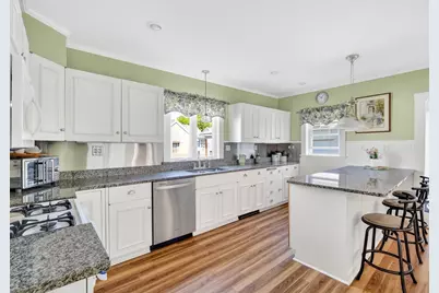 119 Plymouth St, New Bedford, MA 02740 - Photo 11