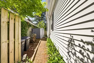 119 Plymouth St, New Bedford, MA 02740 - Photo 7