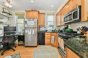 156 Sycamore St, Somerville, MA 02145 - Photo 9