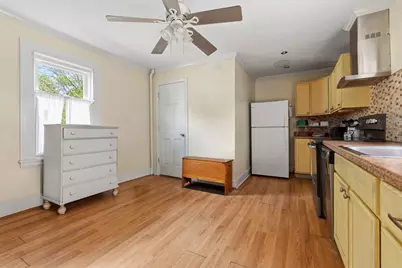 17 Charles St, Danvers, MA 01923 - Photo 9