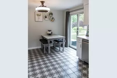 17 Hearthstone Ter, Chicopee, MA 01020 - Photo 9