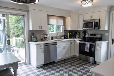 17 Hearthstone Ter, Chicopee, MA 01020 - Photo 11
