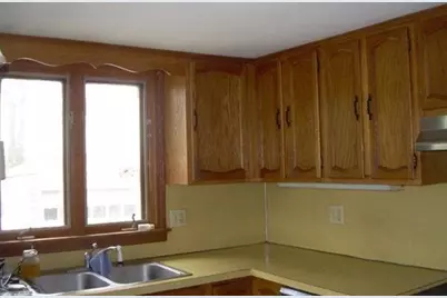 8-10 Pleasant Street, Leicester, MA 01524 - Photo 15