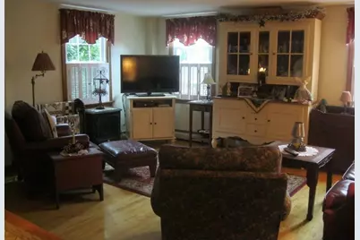 8-10 Pleasant Street, Leicester, MA 01524 - Photo 19