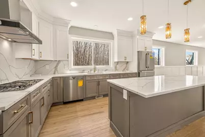 10 Falcon Dr, Shrewsbury, MA 01545 - Photo 3
